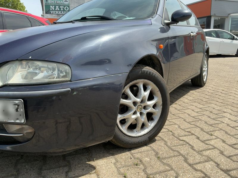 Alfa Romeo Alfa 147 1.6 T.Spark Distinctive — zdjęcie 2