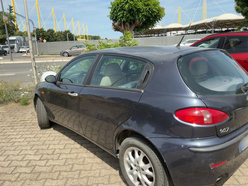 Alfa Romeo Alfa 147 1.6 T.Spark Distinctive — zdjęcie 3