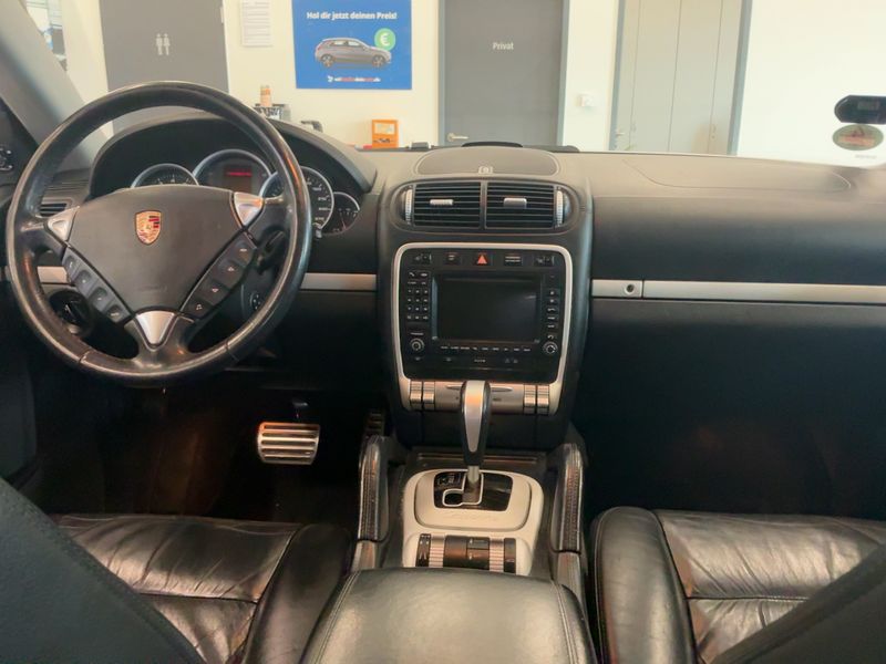 Porsche Cayenne S — zdjęcie 12