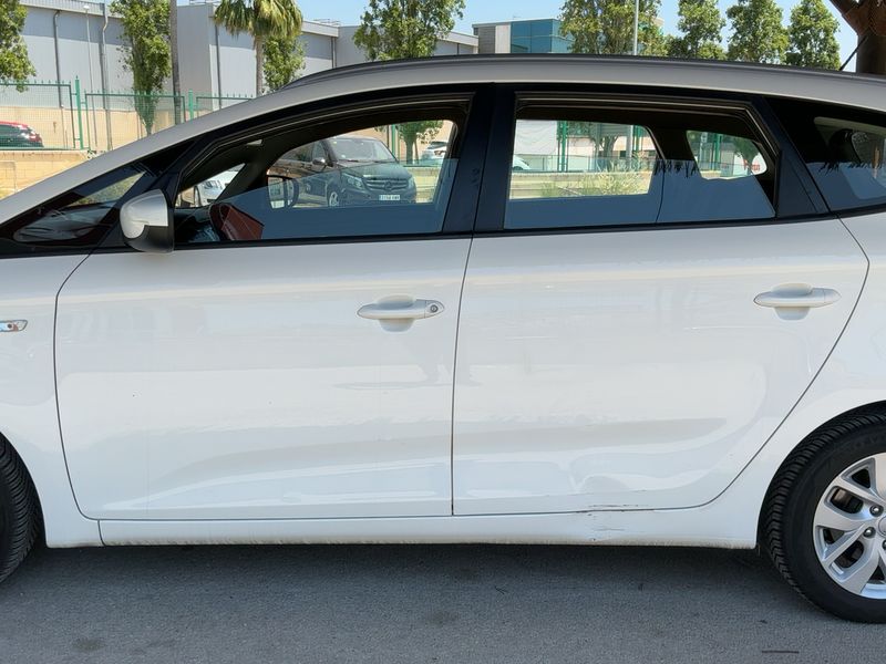 Kia Carens 1.7 CRDi Concept — zdjęcie 4