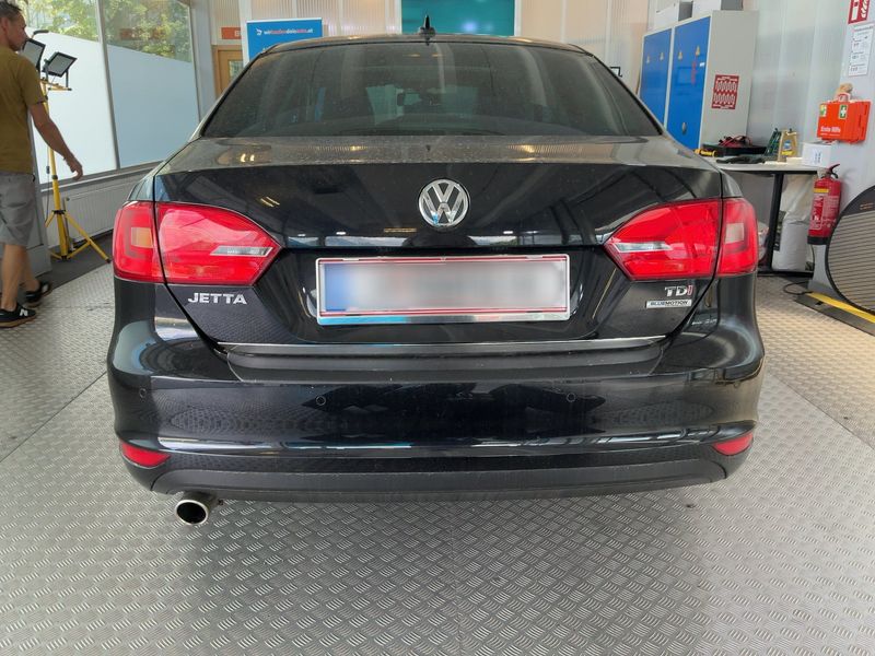 Volkswagen Jetta 1.6 TDI Highline BlueMotion Tech — zdjęcie 5