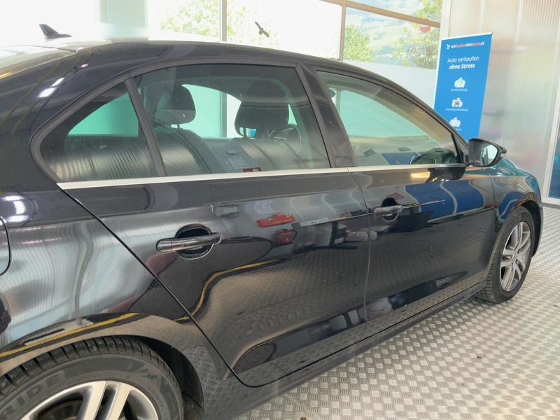 Volkswagen Jetta 1.6 TDI Highline BlueMotion Tech — zdjęcie 7