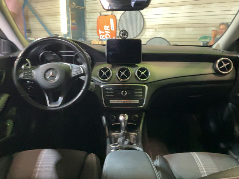Mercedes-Benz CLA-Klasse CLA 180 Urban — zdjęcie 12