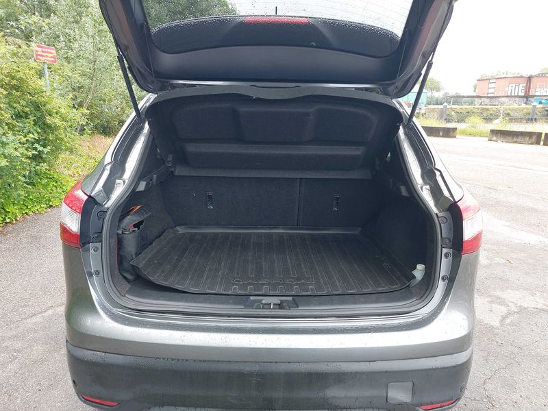 Nissan Qashqai 1.2 N-Connecta — zdjęcie 9