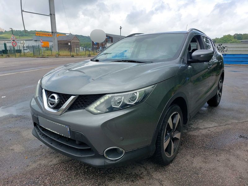 Nissan Qashqai 1.2 N-Connecta — zdjęcie 1