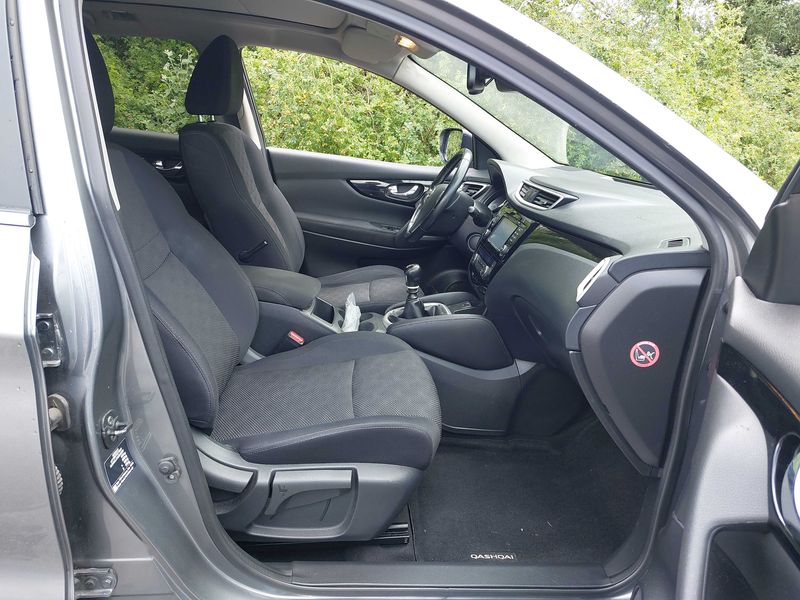 Nissan Qashqai 1.2 N-Connecta — zdjęcie 10