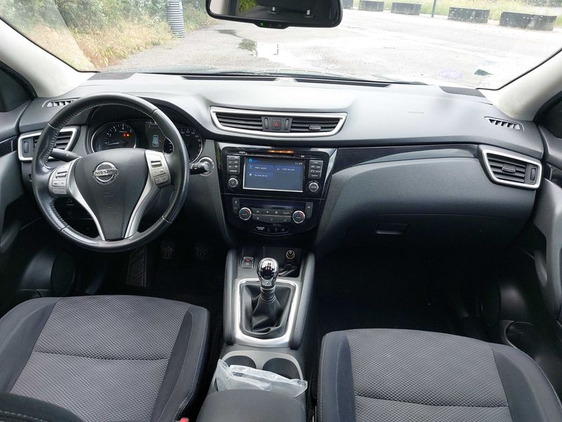 Nissan Qashqai 1.2 N-Connecta — zdjęcie 11