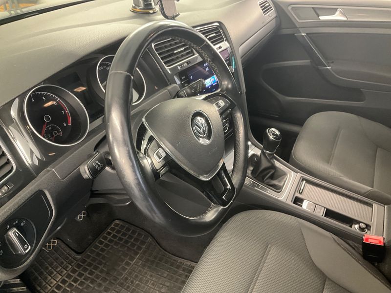 Volkswagen Golf VII 1.5 TSI ACT Comfortline BlueMotion Tech 2018 – снимка 30