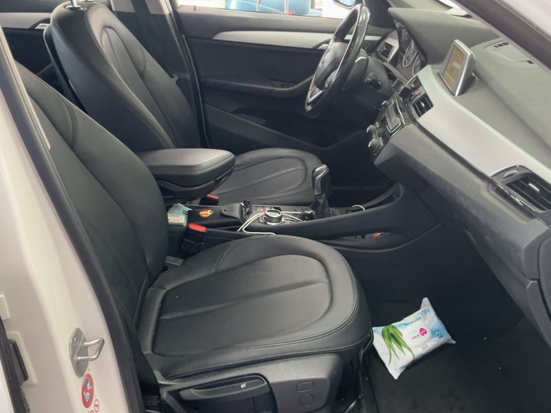 BMW X1 sDrive 16d Advantage — zdjęcie 11