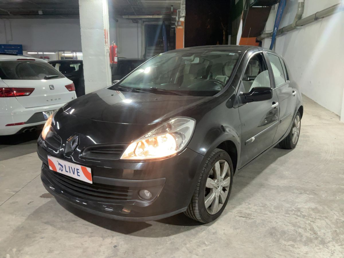 Renault Clio 1.6 Privilege