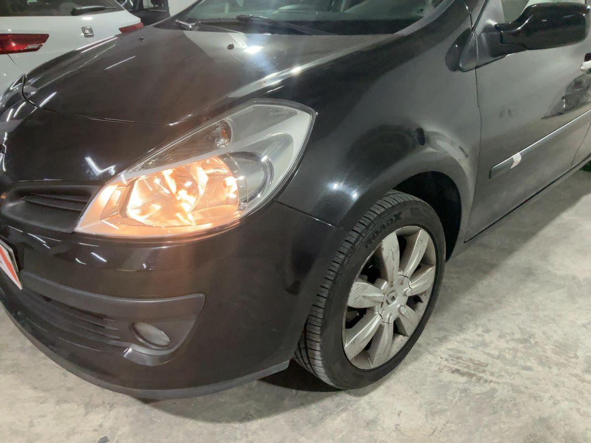 Renault Clio 1.6 Privilege
