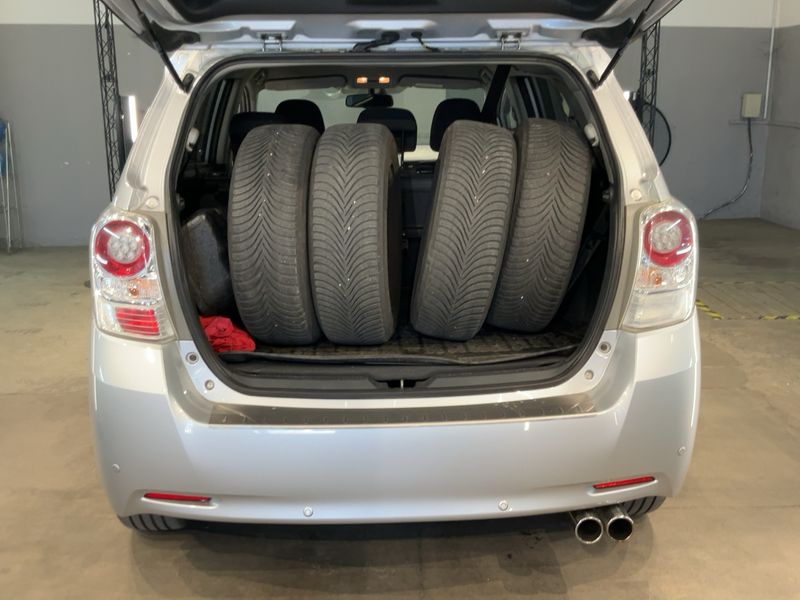 Toyota Verso 1.8 Executive — zdjęcie 10