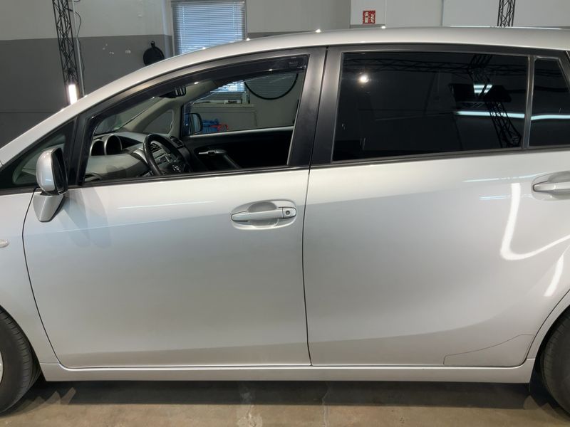 Toyota Verso 1.8 Executive — zdjęcie 4