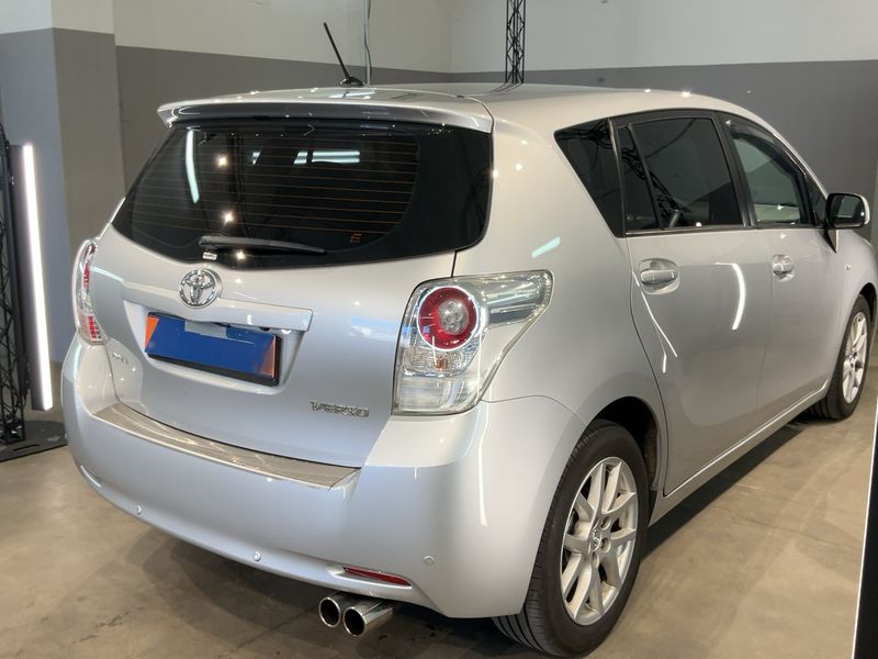 Toyota Verso 1.8 Executive — zdjęcie 6