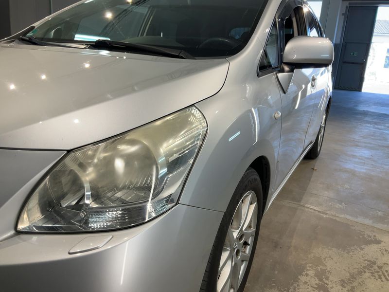 Toyota Verso 1.8 Executive — zdjęcie 2