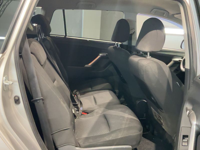 Toyota Verso 1.8 Executive — zdjęcie 14