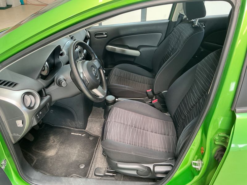 Mazda 2 1.3 Independence — zdjęcie 3