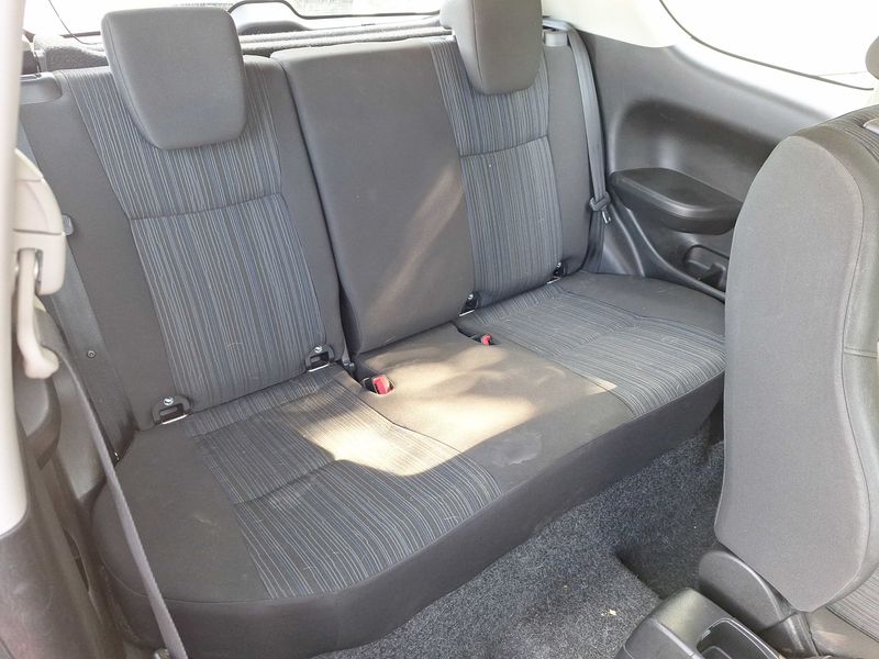 Suzuki Swift 1.2 GL — zdjęcie 13