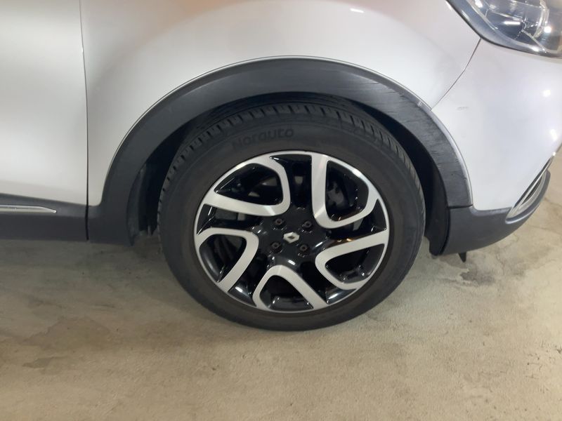 Renault Captur 1.2 TCe Zen 2014 – снимка 11