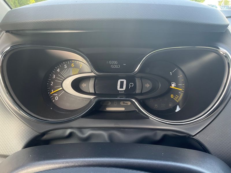 Renault Captur 1.2 TCe Zen 2014 – снимка 19