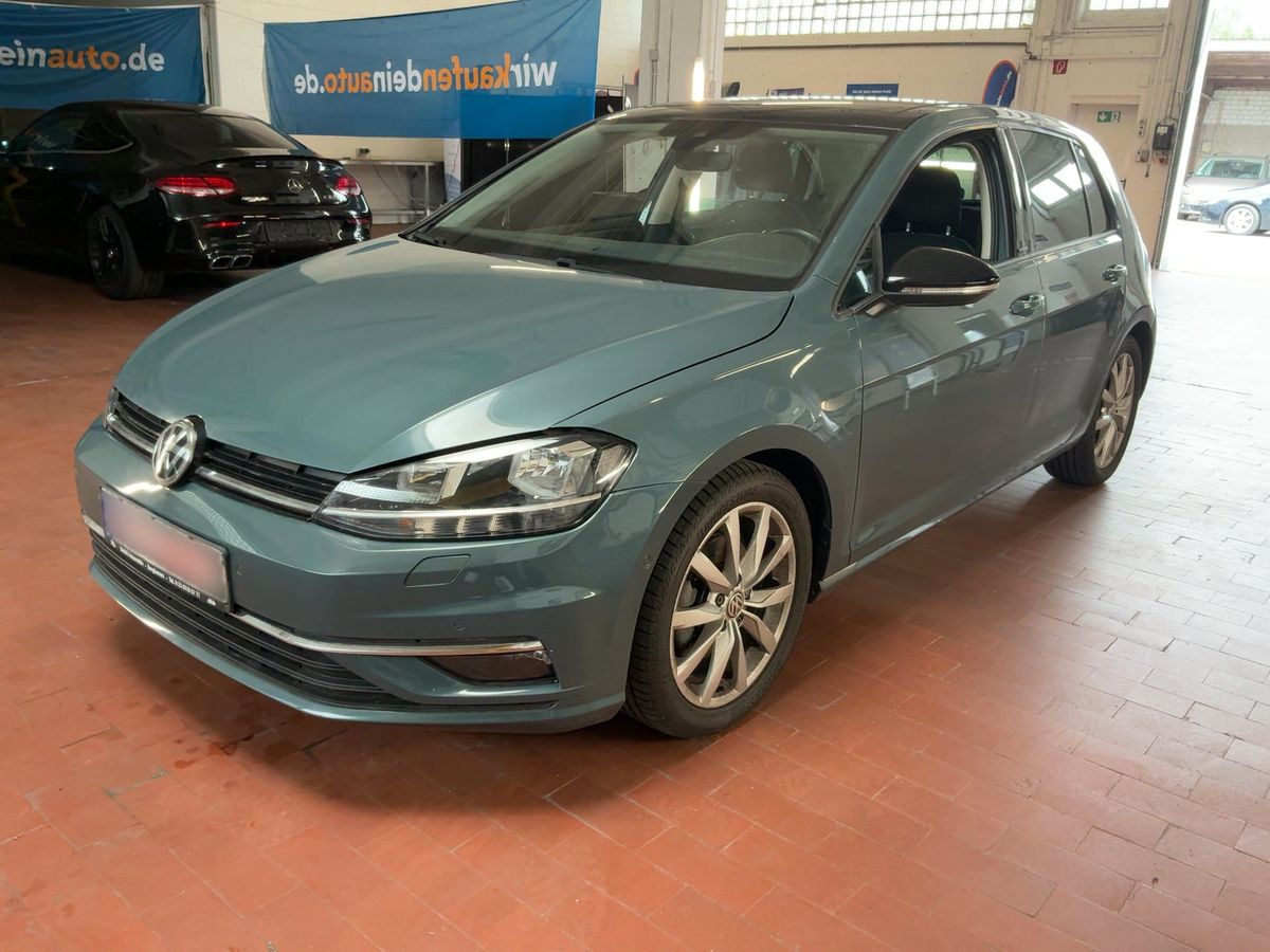 Volkswagen Golf 2019 — photo 1