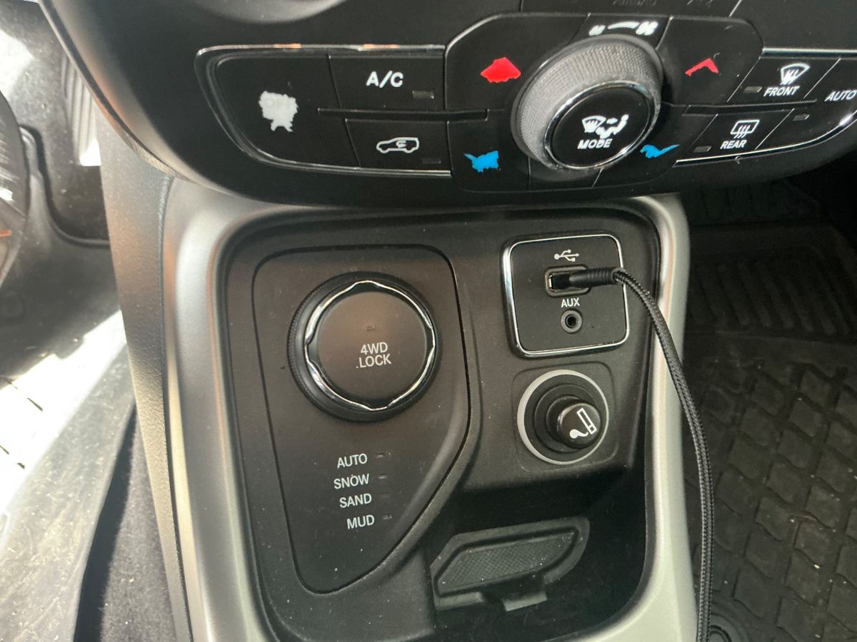 Jeep Compass 2017 — photo 38