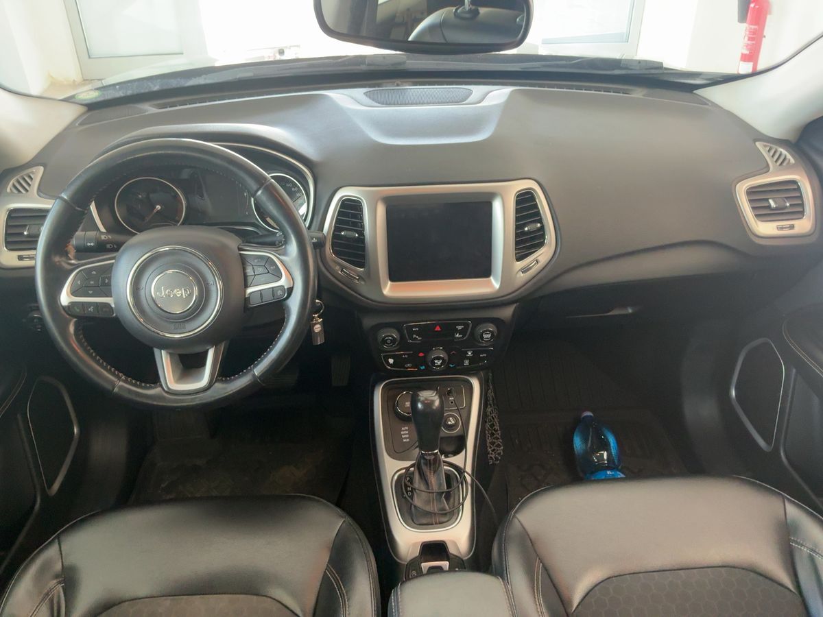 Jeep Compass 2017 — photo 18