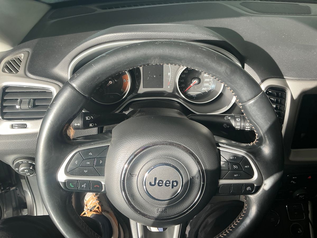Jeep Compass 2017 — photo 24
