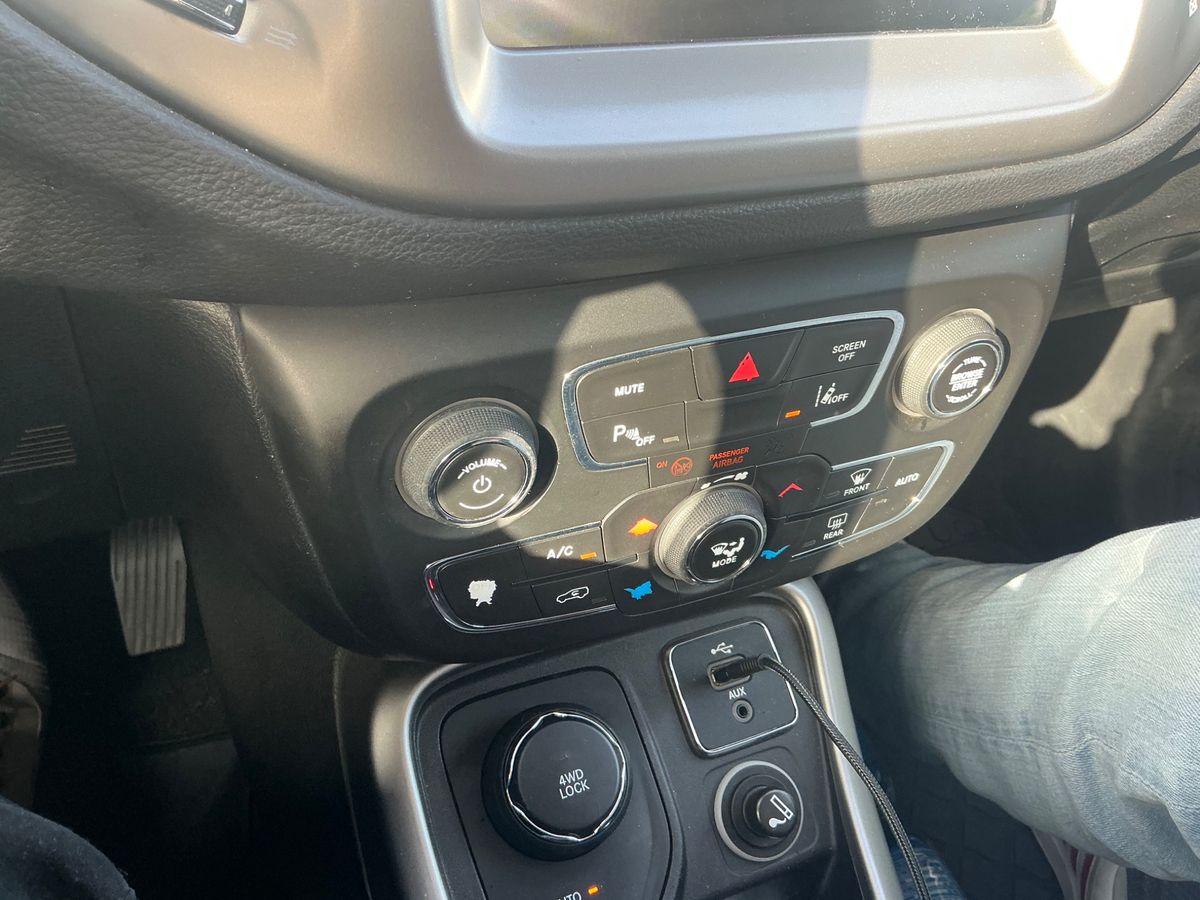 Jeep Compass 2017 — photo 30