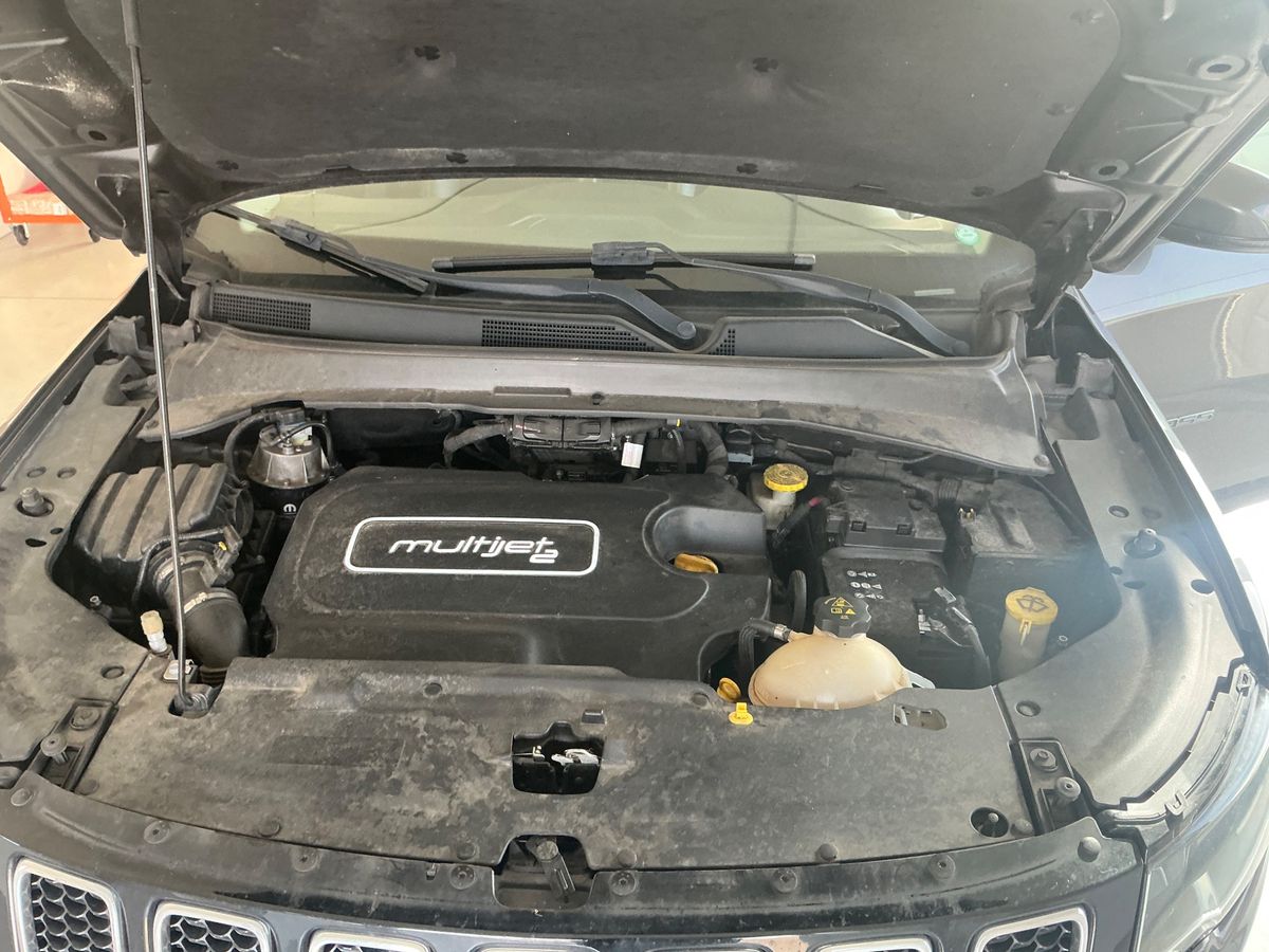 Jeep Compass 2017 — photo 28