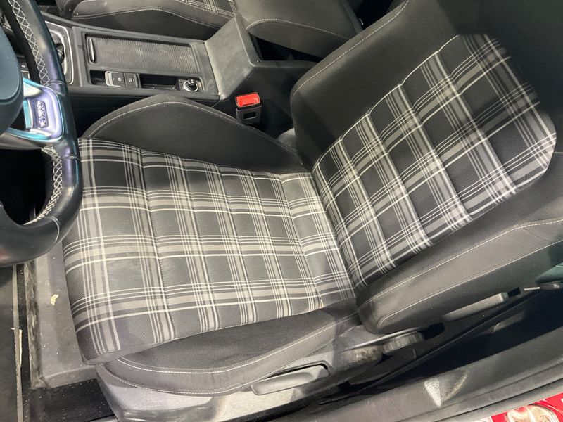 Volkswagen Golf VII 2.0 TDI GTD BlueMotion Tech 2018 – снимка 27