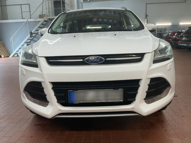 Ford Kuga 2.0 TDCi Titanium — zdjęcie 9