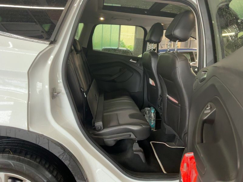 Ford Kuga 2.0 TDCi Titanium — zdjęcie 14