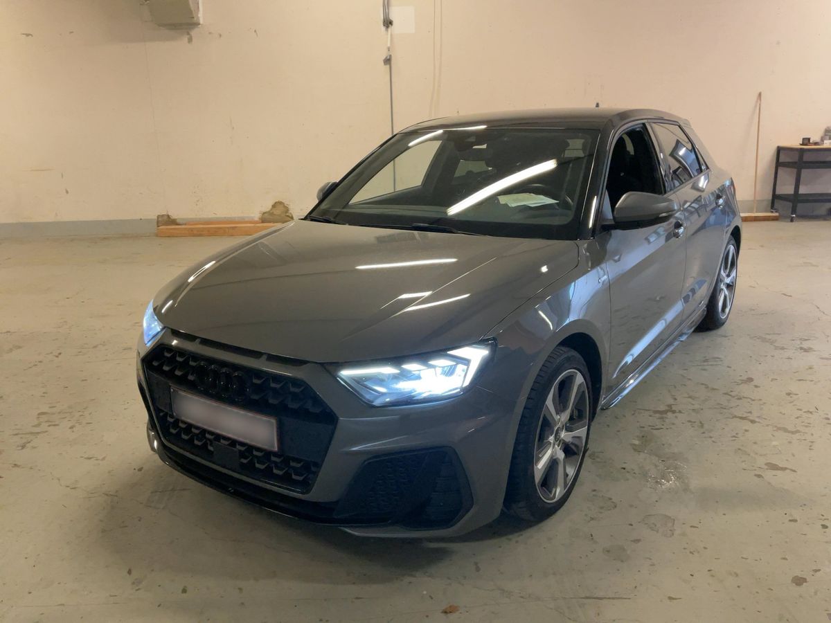 Audi A1 2022 — photo 1