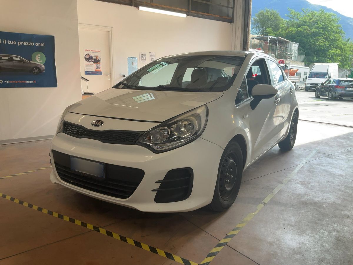 Kia Rio 2015 — photo 1