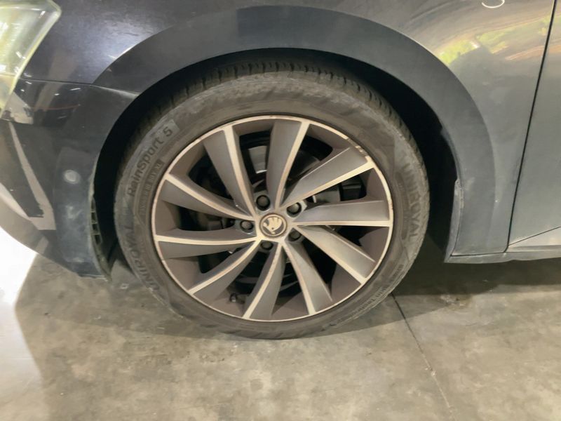 Skoda Superb 2.0 TDI Laurin & Klement 2018 – снимка 3