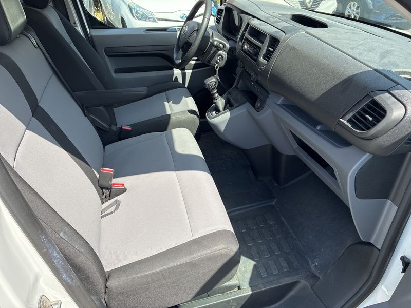 Toyota ProAce 1.6 D-4D L1 — zdjęcie 10