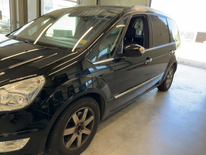 Ford Galaxy 1.6 TDCi Titanium — zdjęcie 2