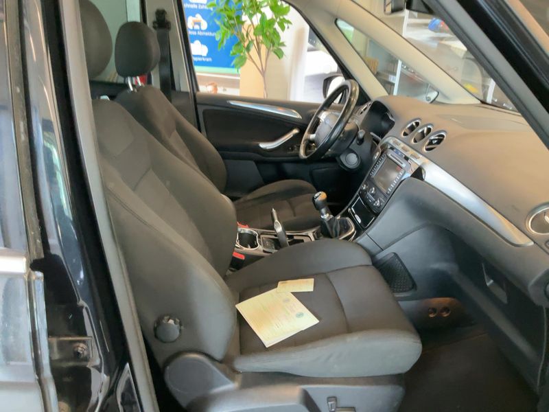 Ford Galaxy 1.6 TDCi Titanium — zdjęcie 11