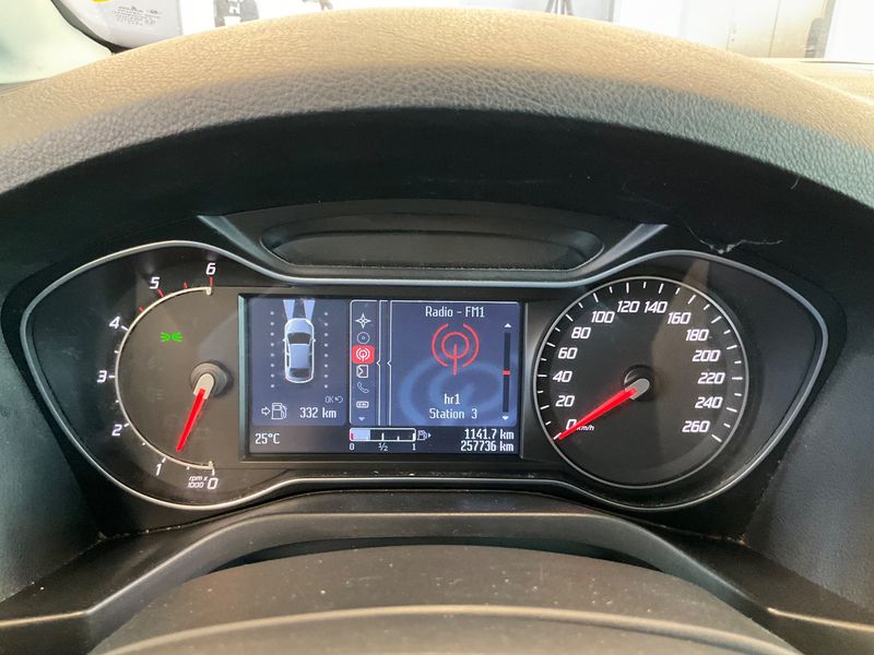 Ford Galaxy 1.6 TDCi Titanium — zdjęcie 13