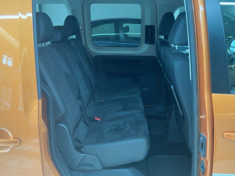 Volkswagen Caddy 2.0 TDI Highline BlueMotion Tech — zdjęcie 14