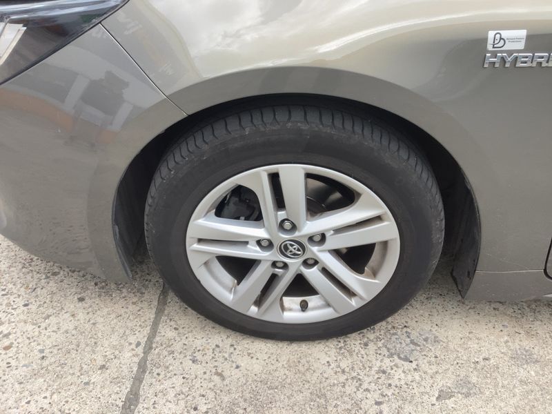 Toyota Corolla 1.8 Hybrid Active 2019 – снимка 3