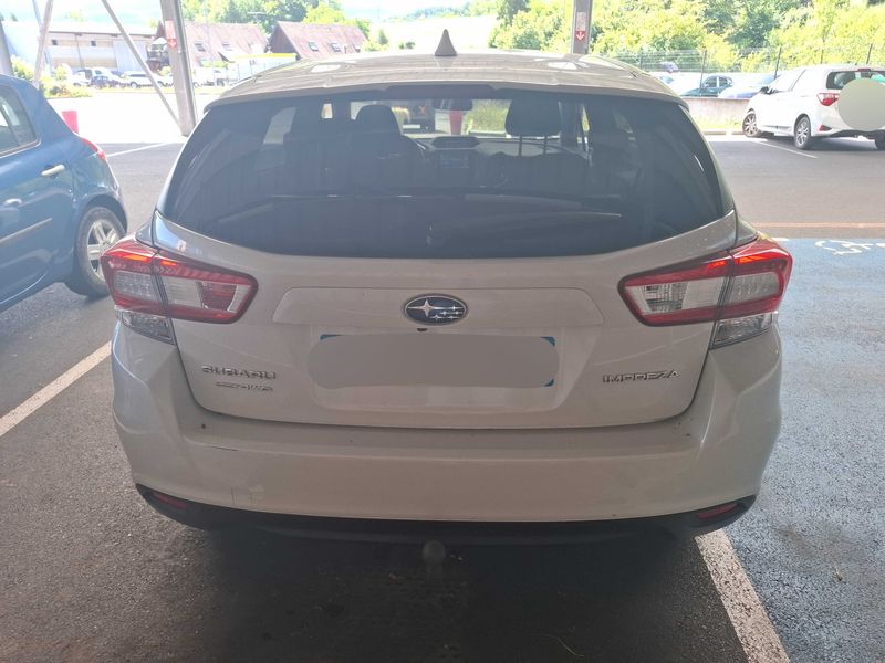 Subaru Impreza 1.6 Exclusive — zdjęcie 4