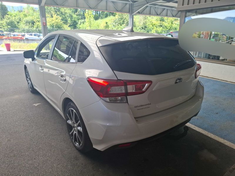 Subaru Impreza 1.6 Exclusive — zdjęcie 3