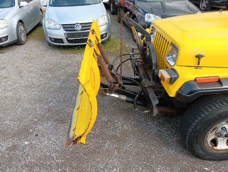 Jeep Wrangler 2.5 — zdjęcie 21