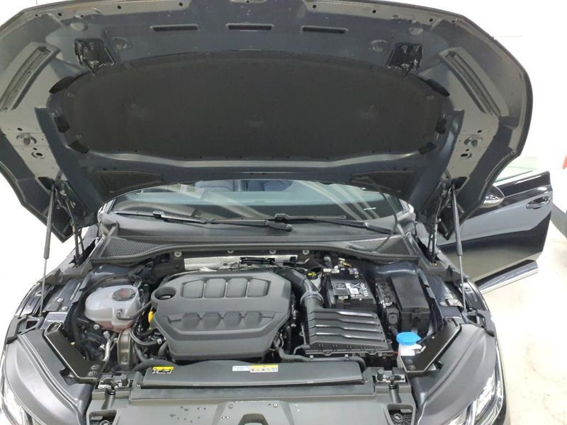 Volkswagen Arteon Shooting Brake 2.0 TSI R-Line — zdjęcie 8