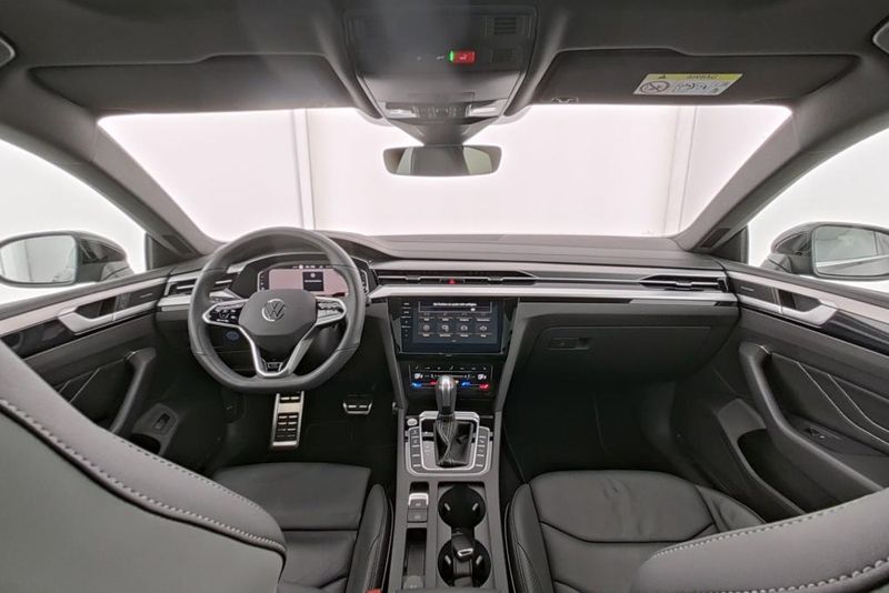 Volkswagen Arteon Shooting Brake 2.0 TSI R-Line — zdjęcie 23