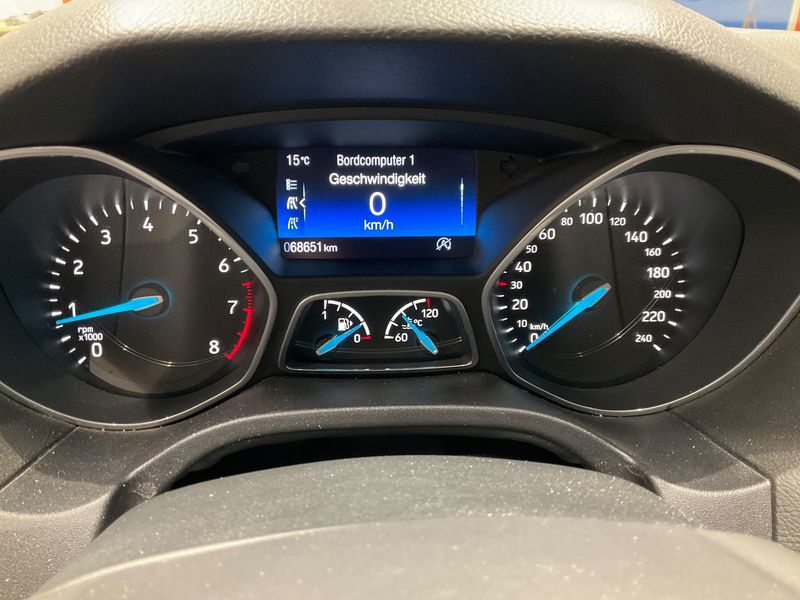 Ford Focus 1.0 EcoBoost Business — zdjęcie 13