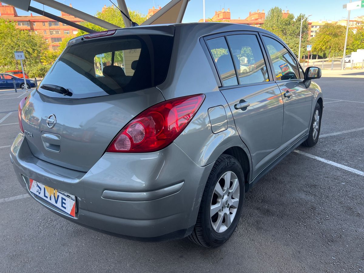 Nissan Tiida 1.8 Acenta