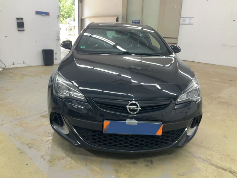 Opel Astra GTC 2.0 Turbo OPC — zdjęcie 9